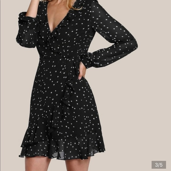Dresses & Skirts - NWOT Black Star print ruffle dress